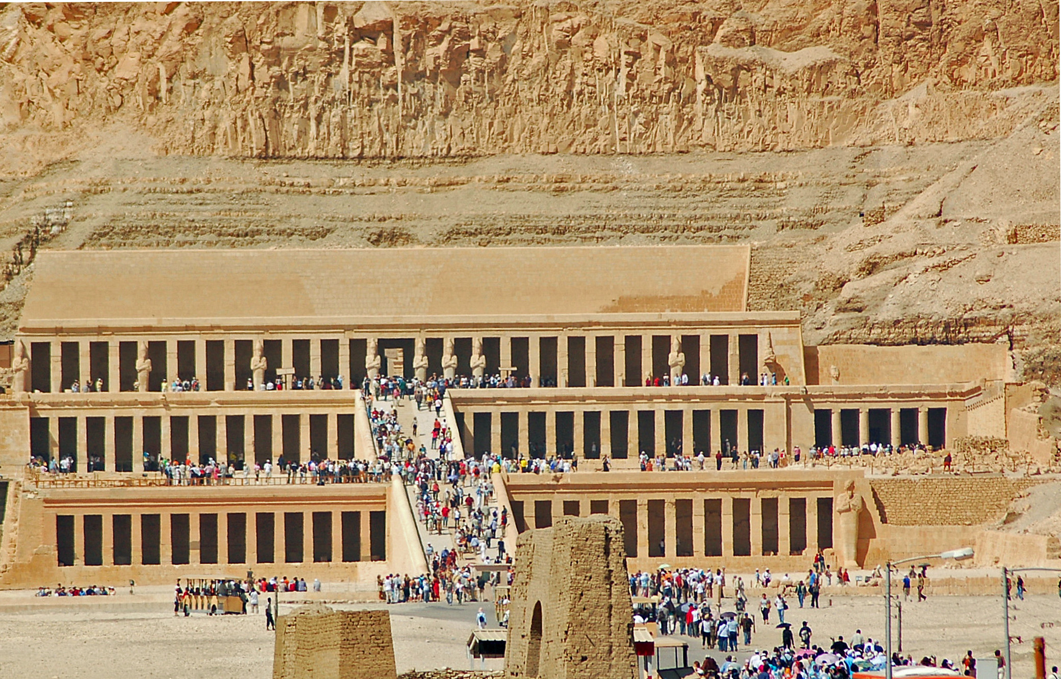 Travel KnebelHatshepsuts Mortuary Temple at Deir el Bahri