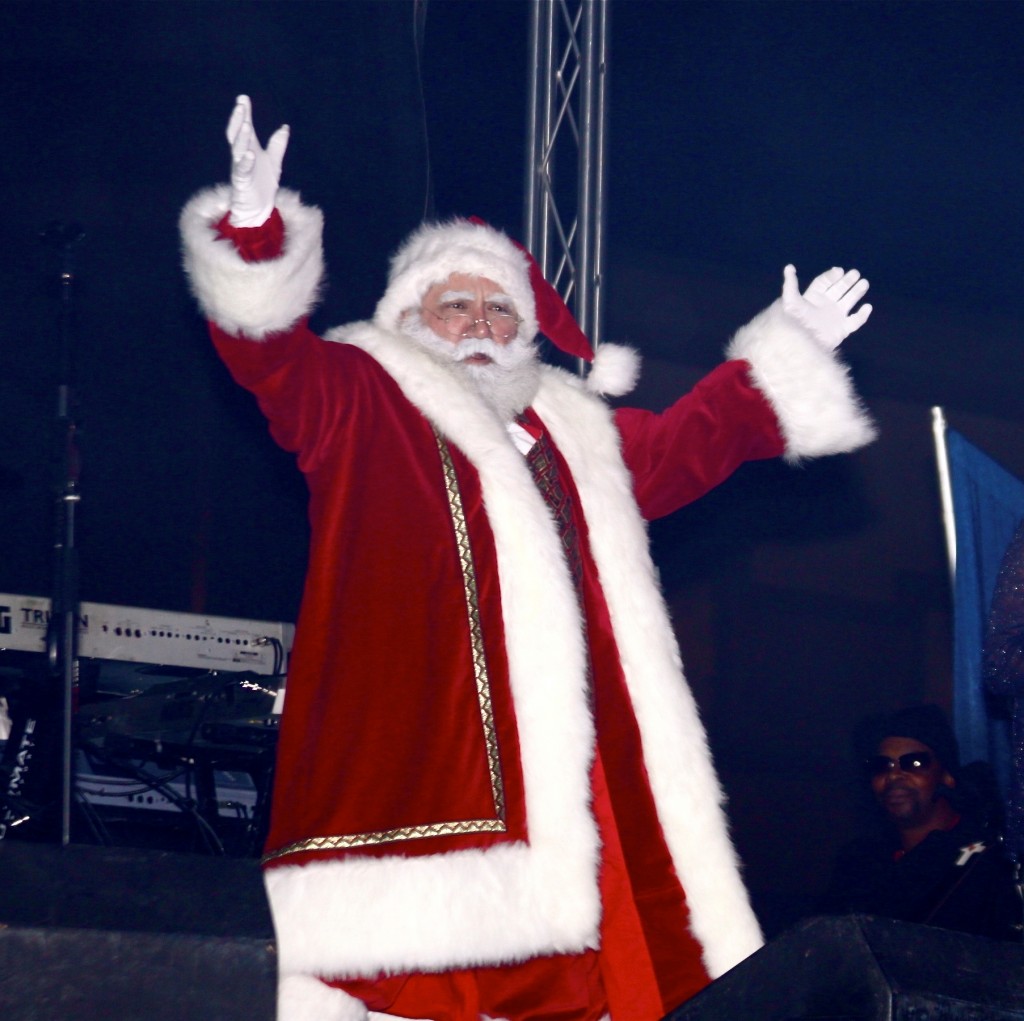COM HTC Holiday Fest Santa