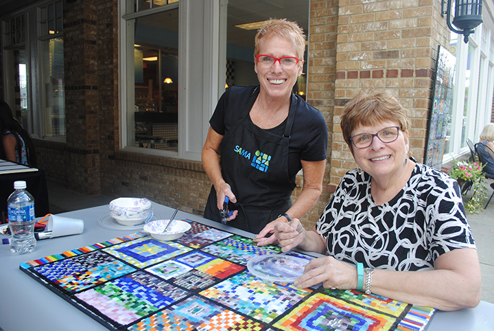 Artist, Carmel community collaborate to create mosaic, benefit nonprofit