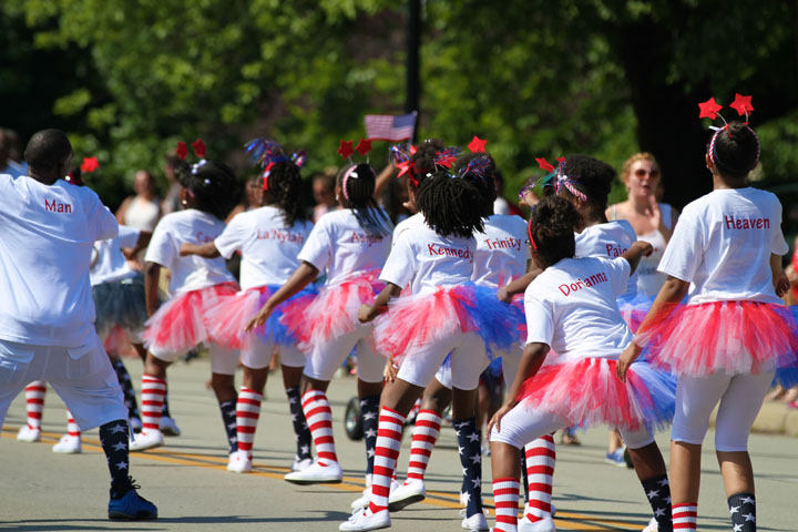 Cheerleaders from the Lawrence Township Football League dance during the parade. (Photo by Sadie Hunter)