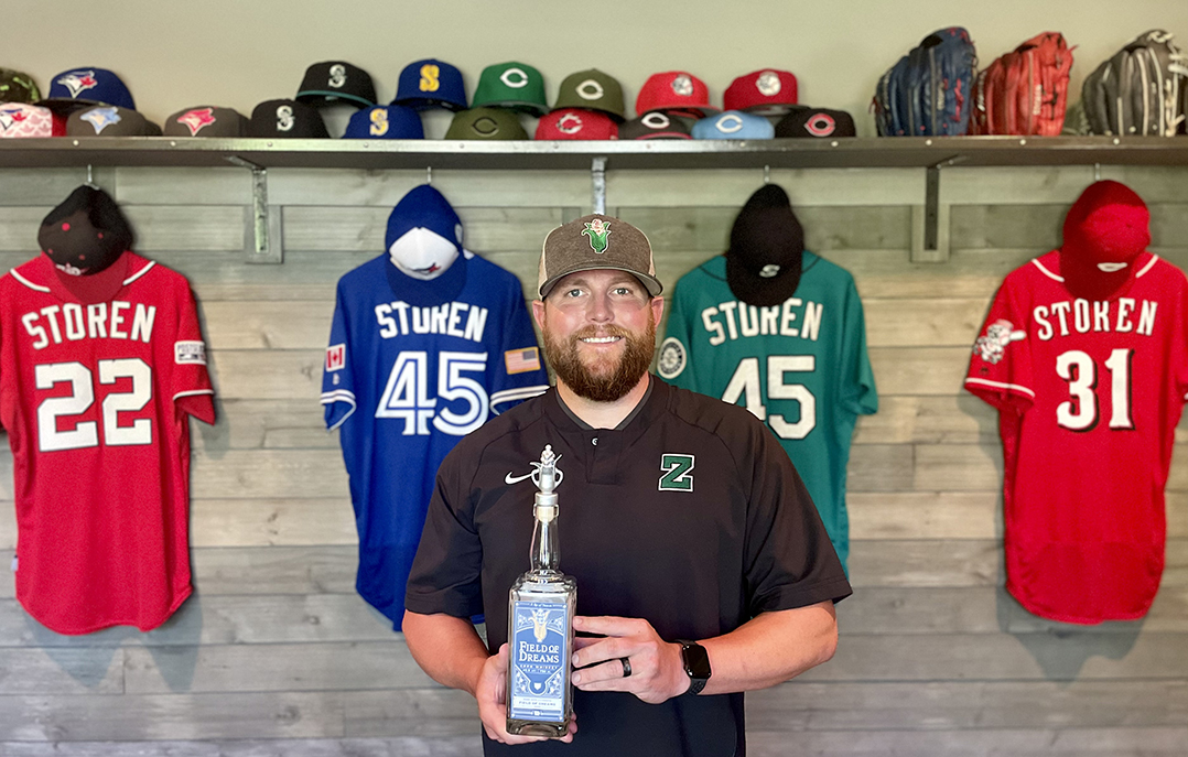 Strike zone: Former major league pitcher Storen lends hand to the Zionsville Community High School baseball team
