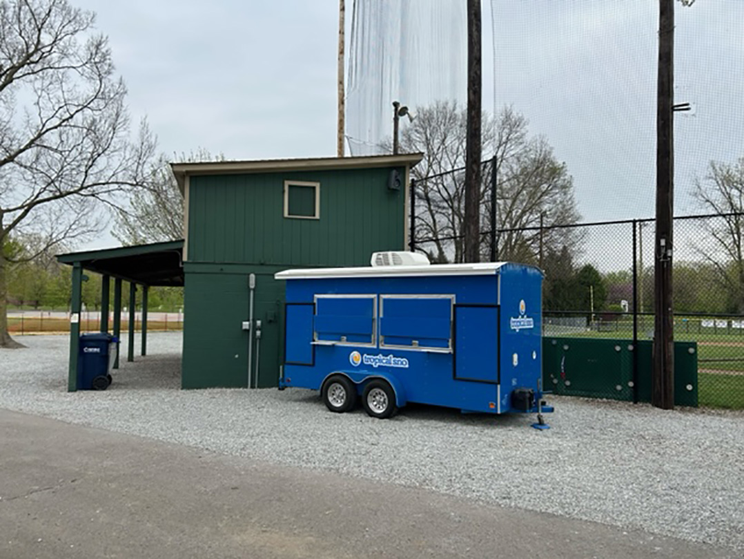 Mobile shaved-ice shack partners with Zionsville Little League