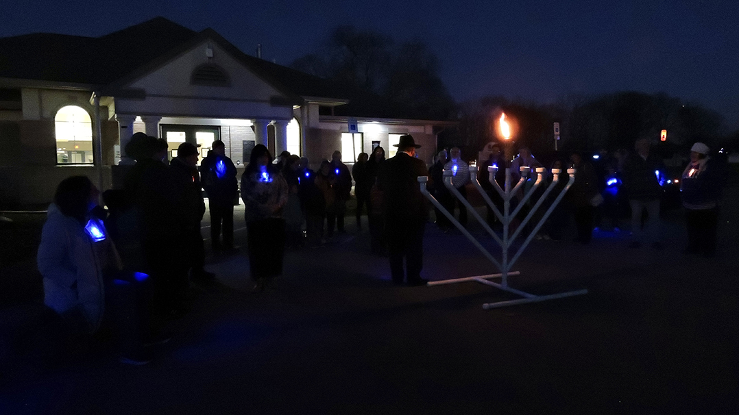 Chanukah celebration kicks off in Fishers’ Holland Park