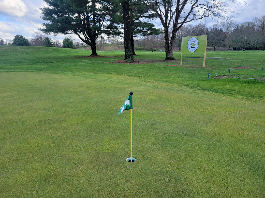 zionsville golf course putting green